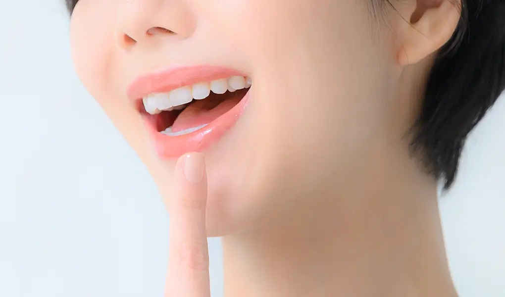 「笑顔・歯並び・機能の調和」を考えたインプラント歯周治療